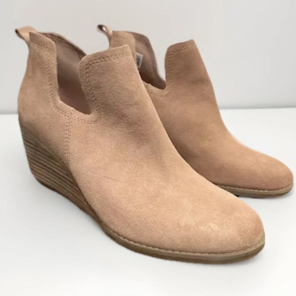 TOMS Women's Kallie Wedge Bootie Buck Brown Suede Size 8.5 - Picture 1 of 10